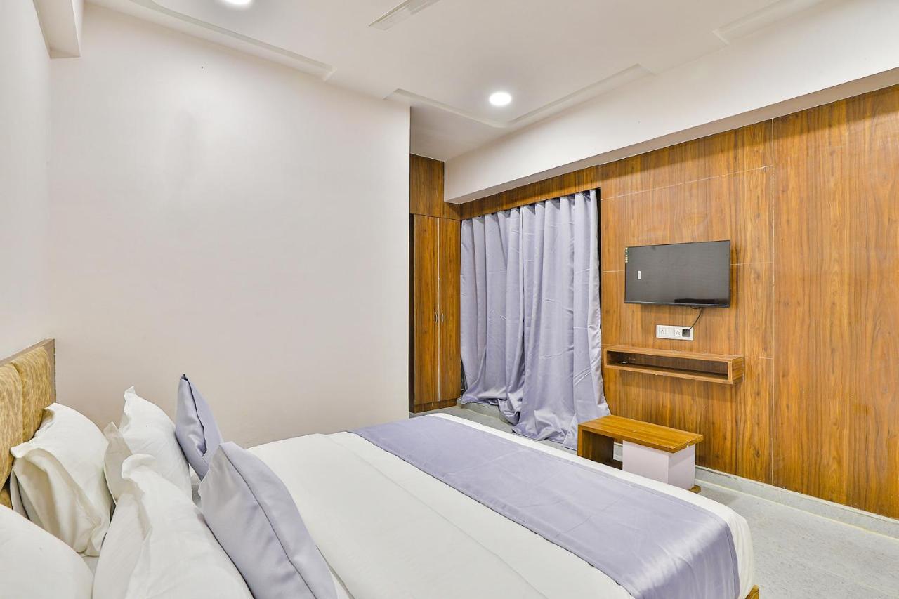Fabhotel Parkland A Ahmedabad Exterior foto